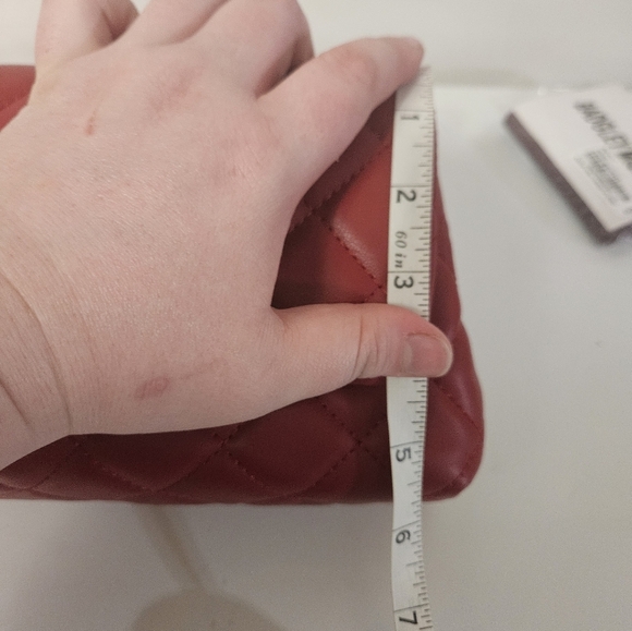 NWT! badgley Mischka Red Quilted Messenger Pearl Bag! - Picture 5 of 5